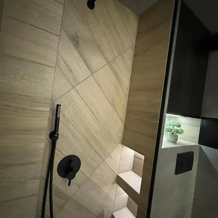 شقة Luxury Flat In بليفين